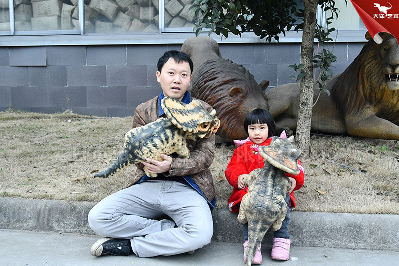 恐龍手偶，仿真手偶恐龍