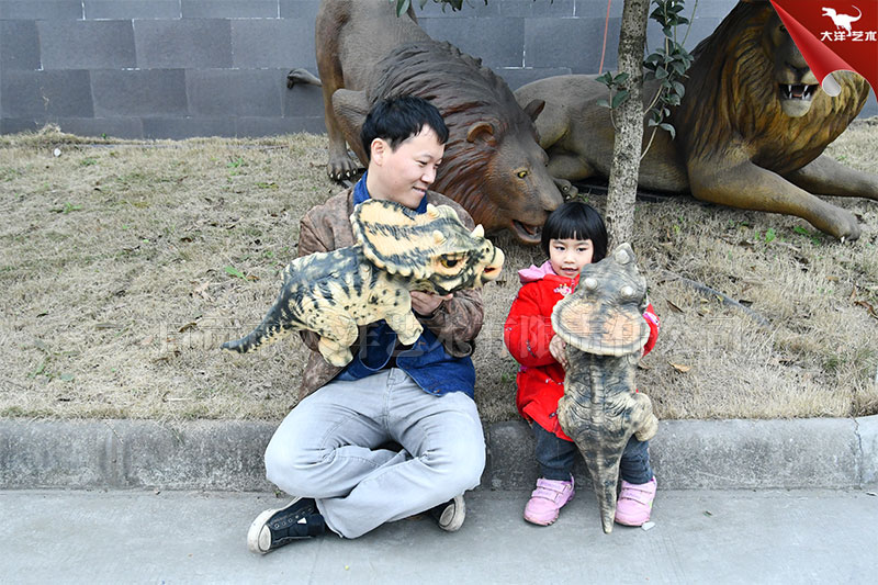 恐龍手偶，仿真手偶恐龍