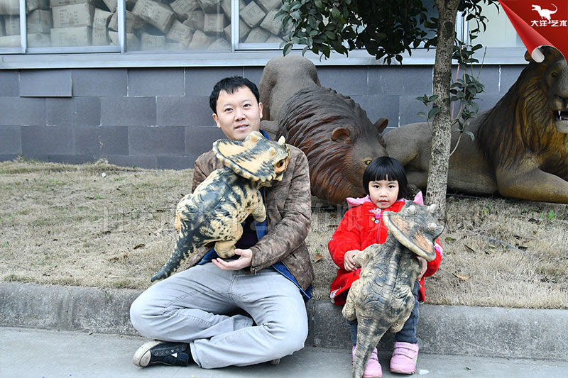 恐龍手偶，仿真手偶恐龍
