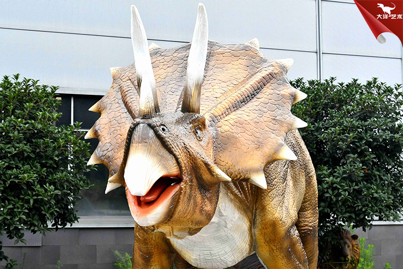 三角龍，大型仿真恐龍